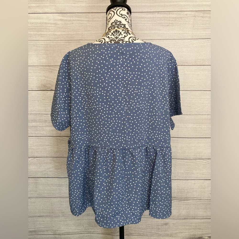SHEIN | New SHEIN Curve Polka Dot V-Neck Peplum Blouse - Picture 6 of 10